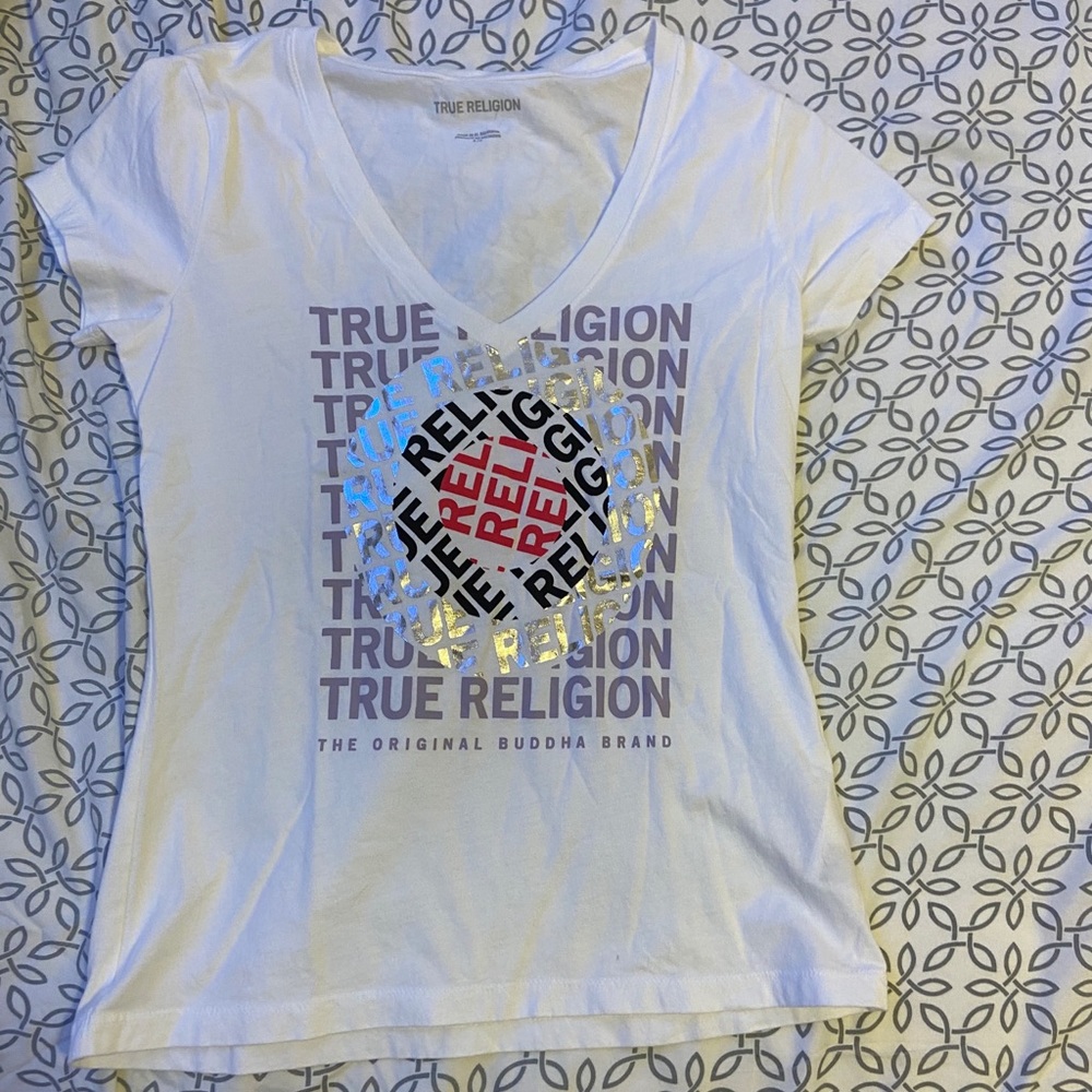 A white true religion t-shirt